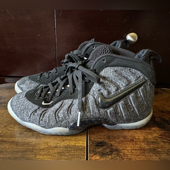 Nike Little Posite Pro GS Big Kid's Size 4Y Dark Grey Heather & Black - Picture 2 of 10